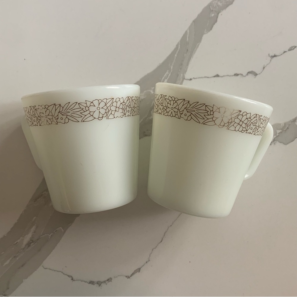 Brown pattern Pyrex Cups